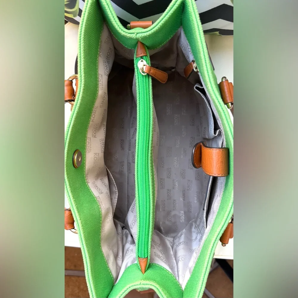 MICHAEL KORS 💚 Green Hamilton Handbag - Picture 10 of 16